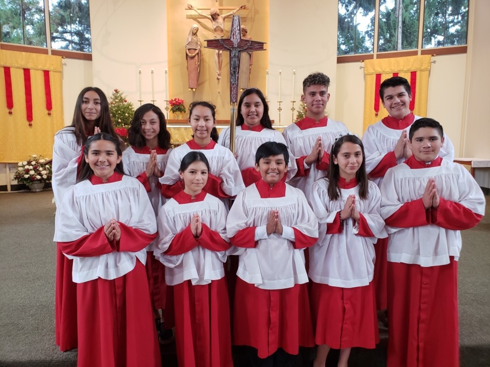 Altar Servers | St. Thomas Aquinas Catholic Church - Ojai, CA